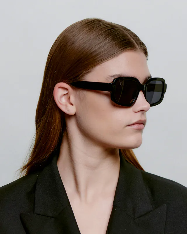 A Kjaerbede Solbriller Pluto Black 