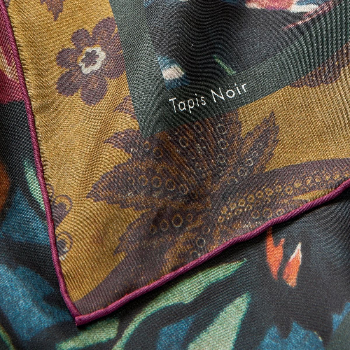 Tapis Noir Classical Small Gemma Scarf Multicolor