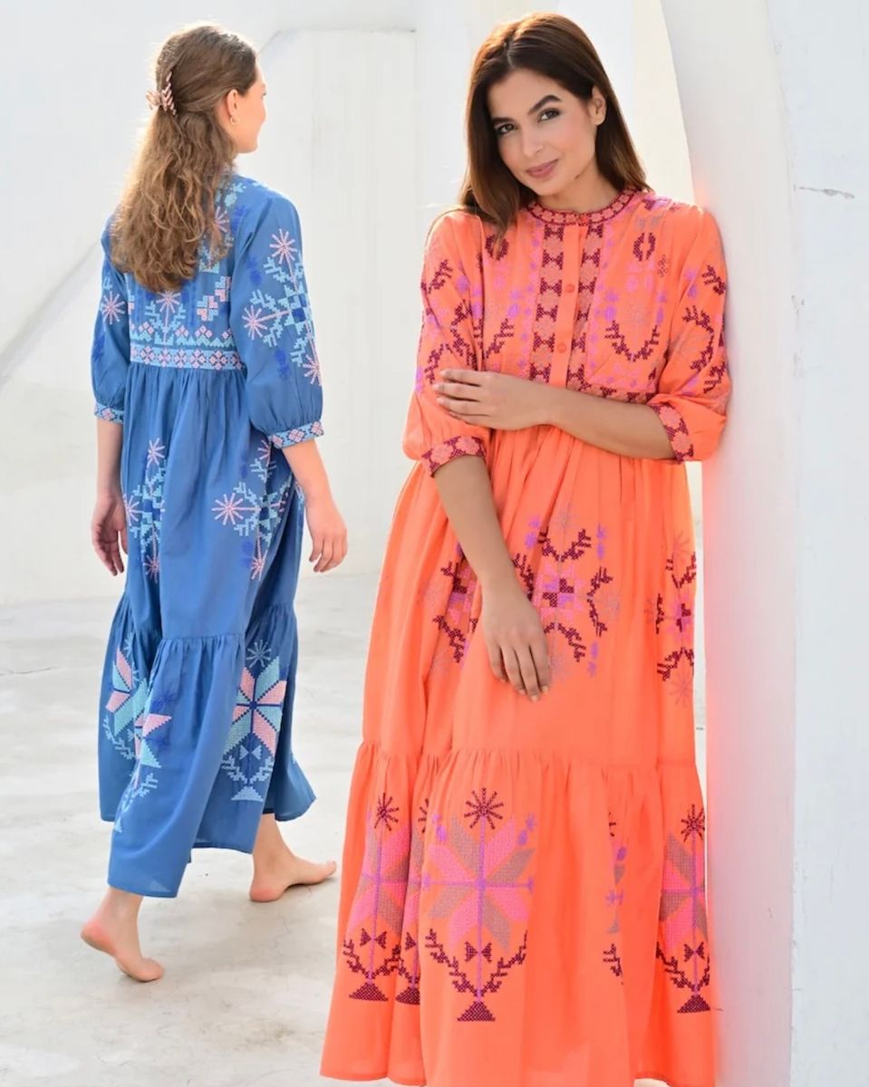 Anouska Love Shack Nabonne Kjole med Broderier Blå